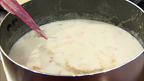 両面焼きグリルで約4分、または、180°のオーブンで7分くらい焼いたら完成。