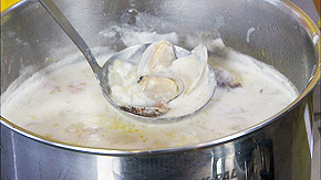 両面焼きグリルで約4分、または、180°のオーブンで7分くらい焼いたら完成。